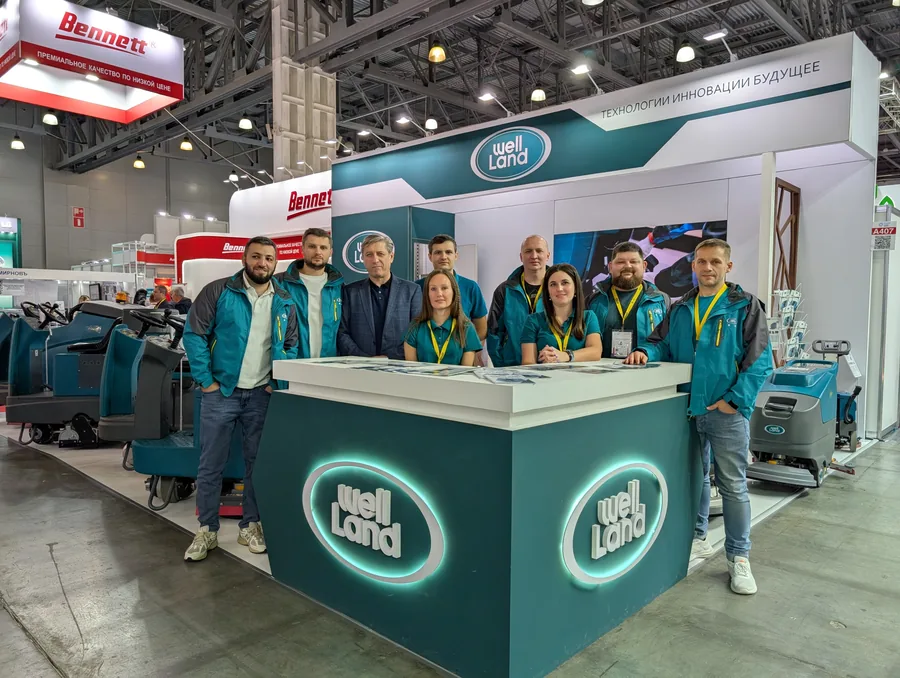 Коллектив ООО Фаэтон на выставке CleanExpo2025